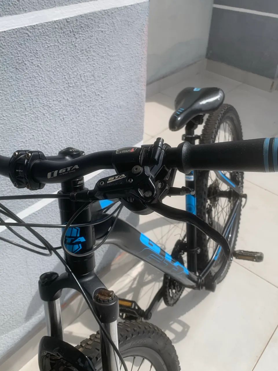 Bicicleta aro 29, 24 marchas, freio hidráulico - Foto 2