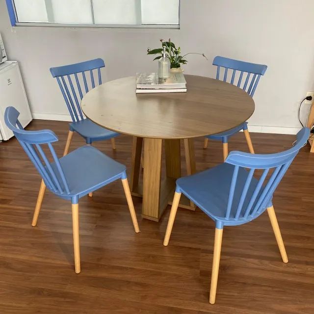 Conjunto mesa com 4 cadeiras