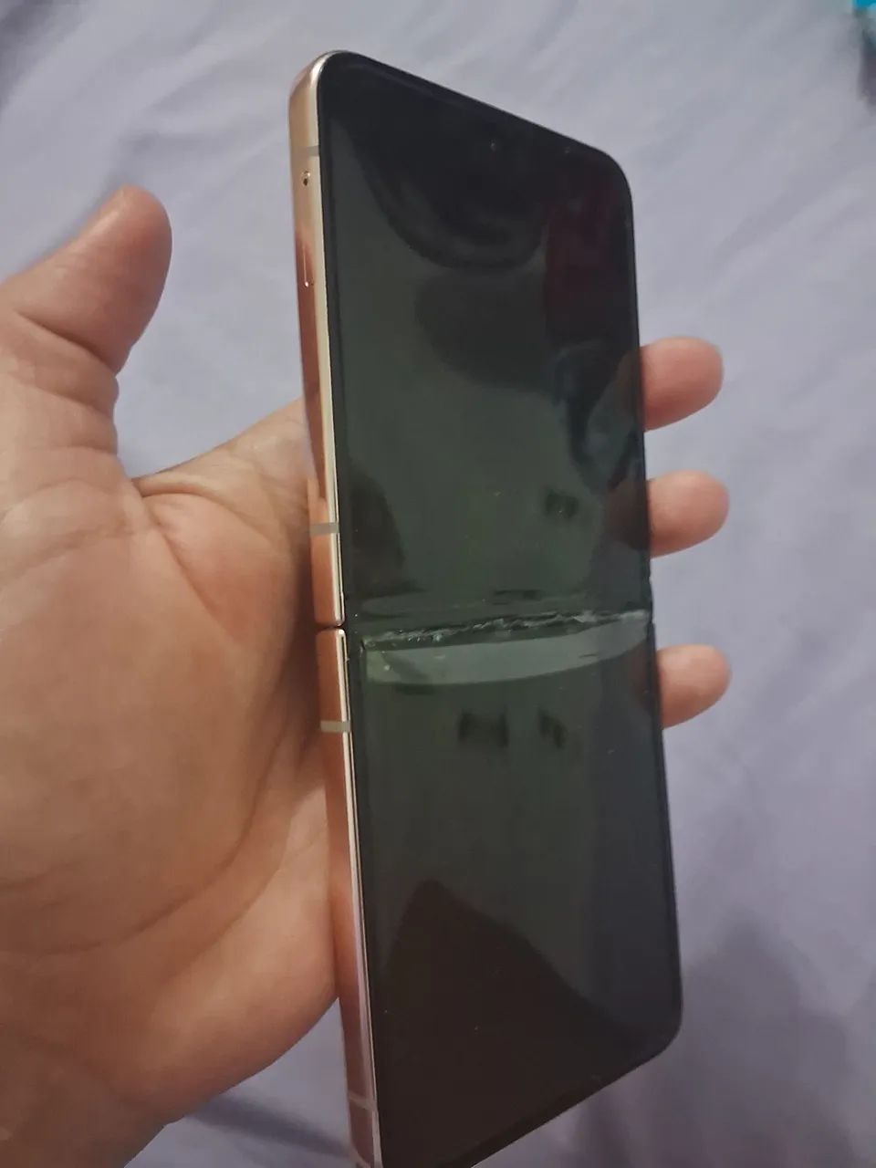 Celular Samsung Z Flip 4 com defeito  - Foto 5