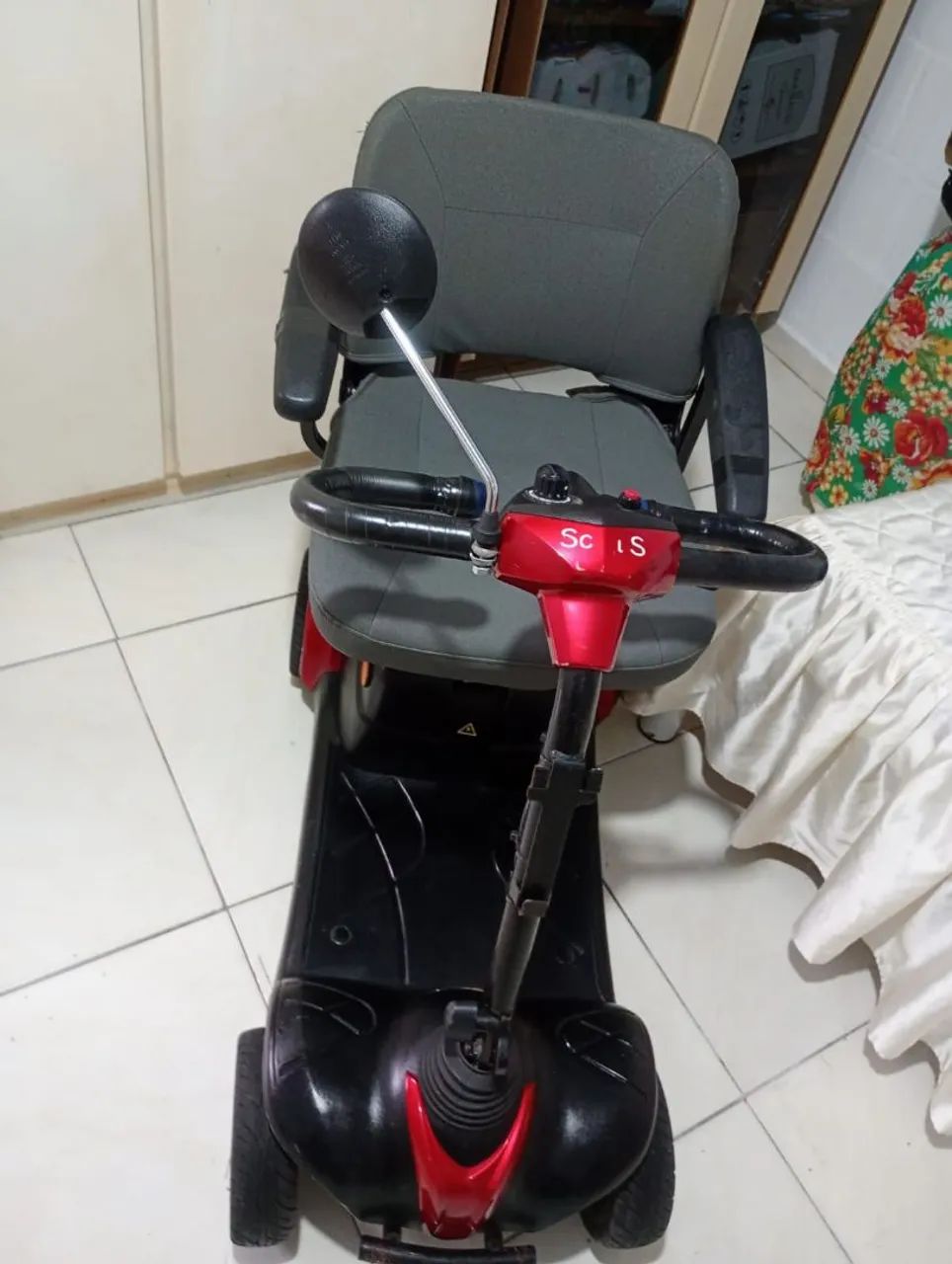 Cadeira de rodas motorizada  - Foto 2