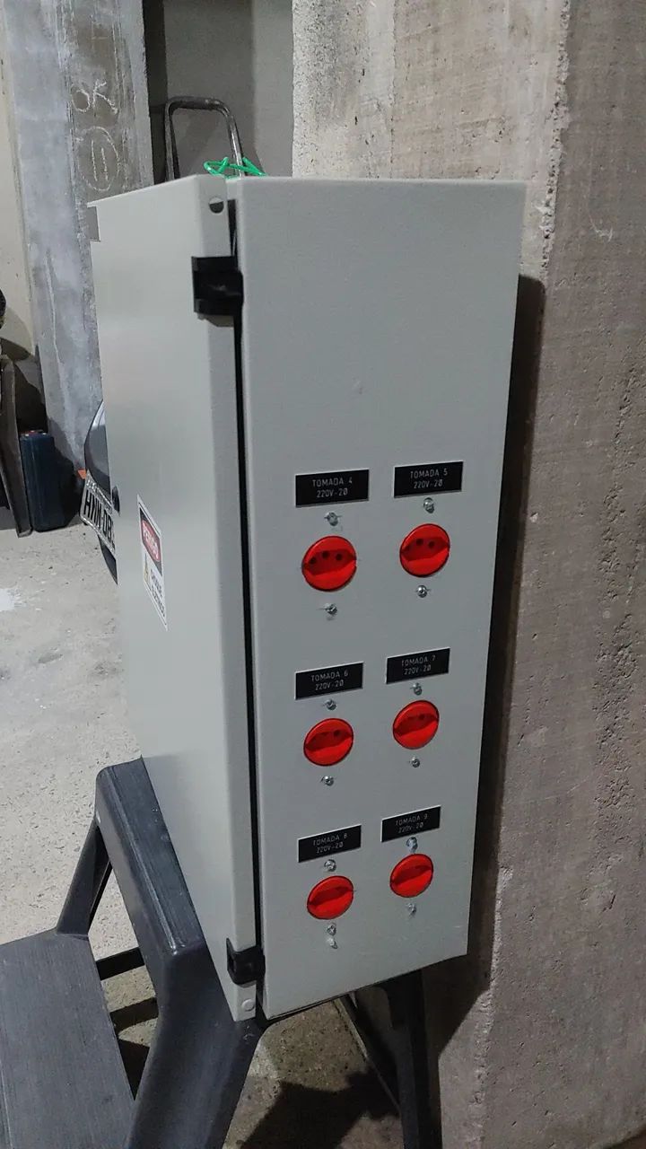 Montagem e manutenção de quadros eletricos  - Foto 3