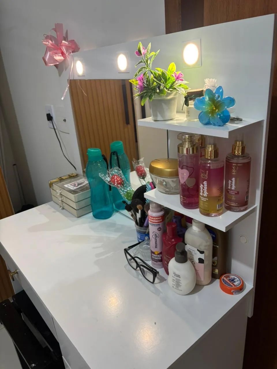 NEW DRESSING TABLE466447838804725761