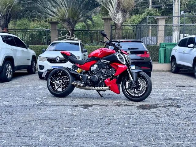 Ducati Diavel V4 2024 - Foto 2