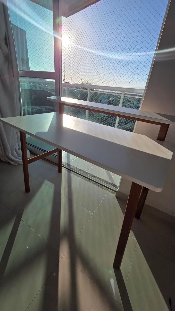 Mesa branco para estudos/trabalho