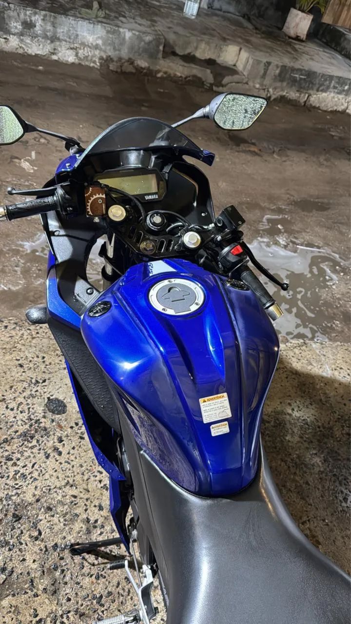 R15 nova único dono 
