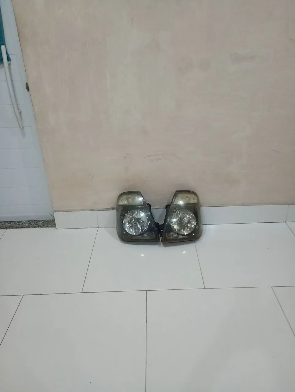 Farol de Kia Bongo - Foto 2