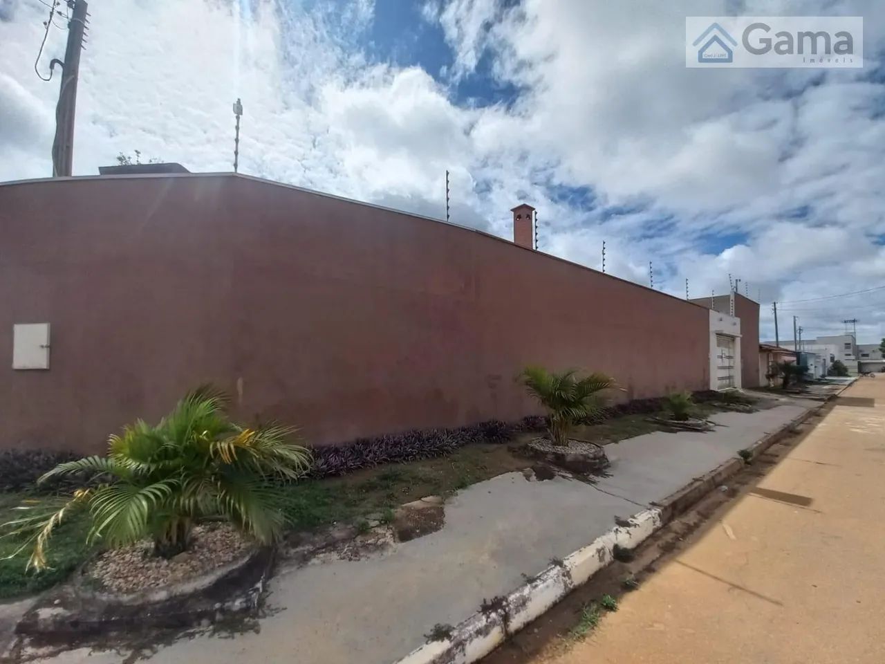 Alugo Casa 