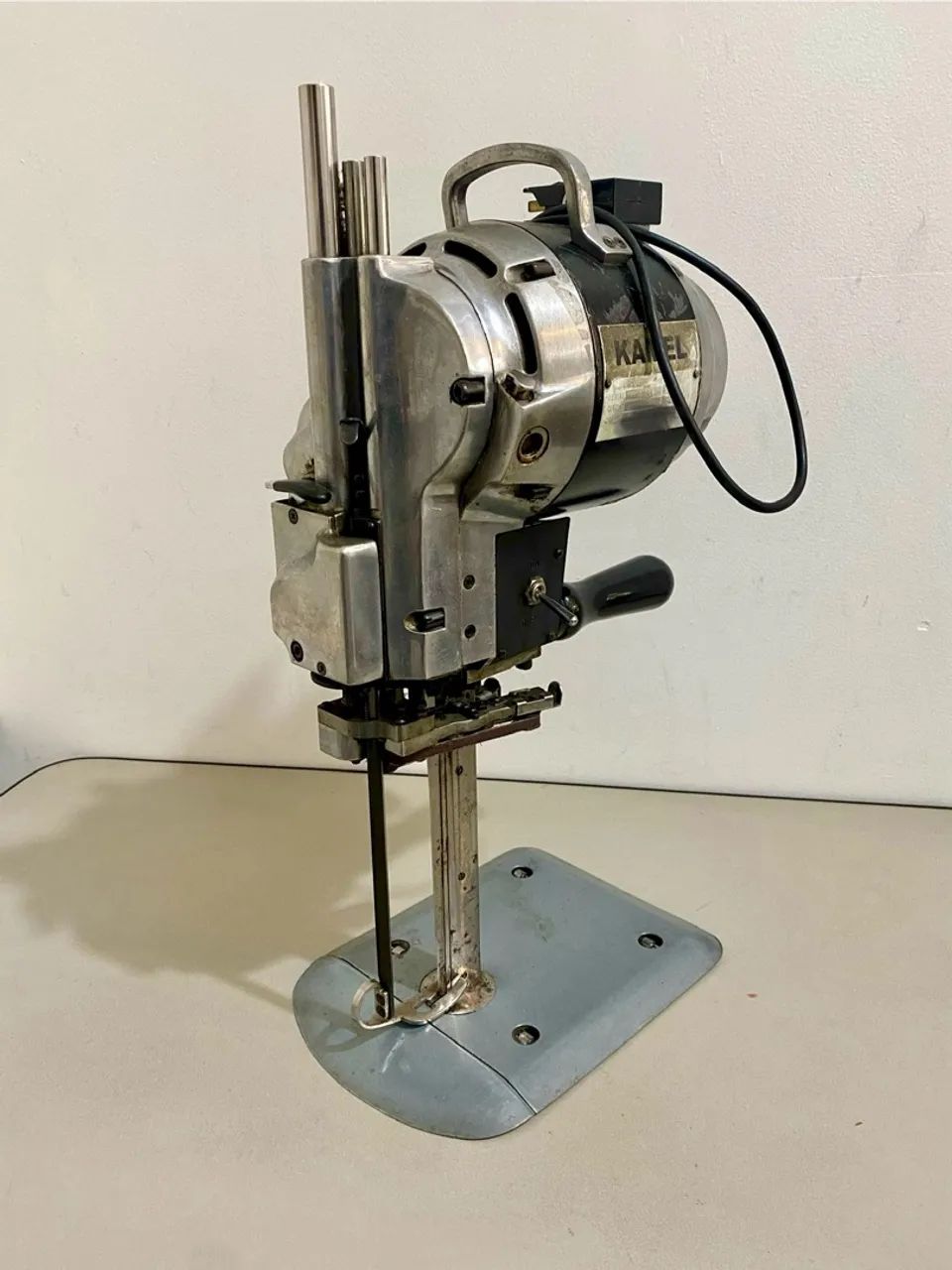 Máquina de corte 8" para tecidos - Foto 2