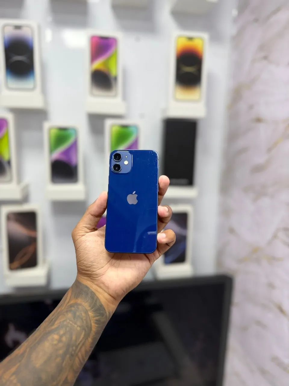 iPhone 12 MINI - 64GB AZUL ?1.399 - Celulares e Smartphones