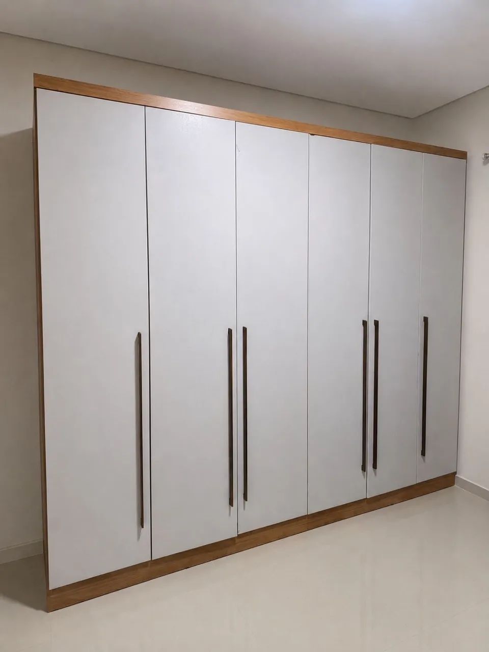 GUARDA-ROUPA 270CM - IMPECÁVEL | R$ 900 - Foto 2
