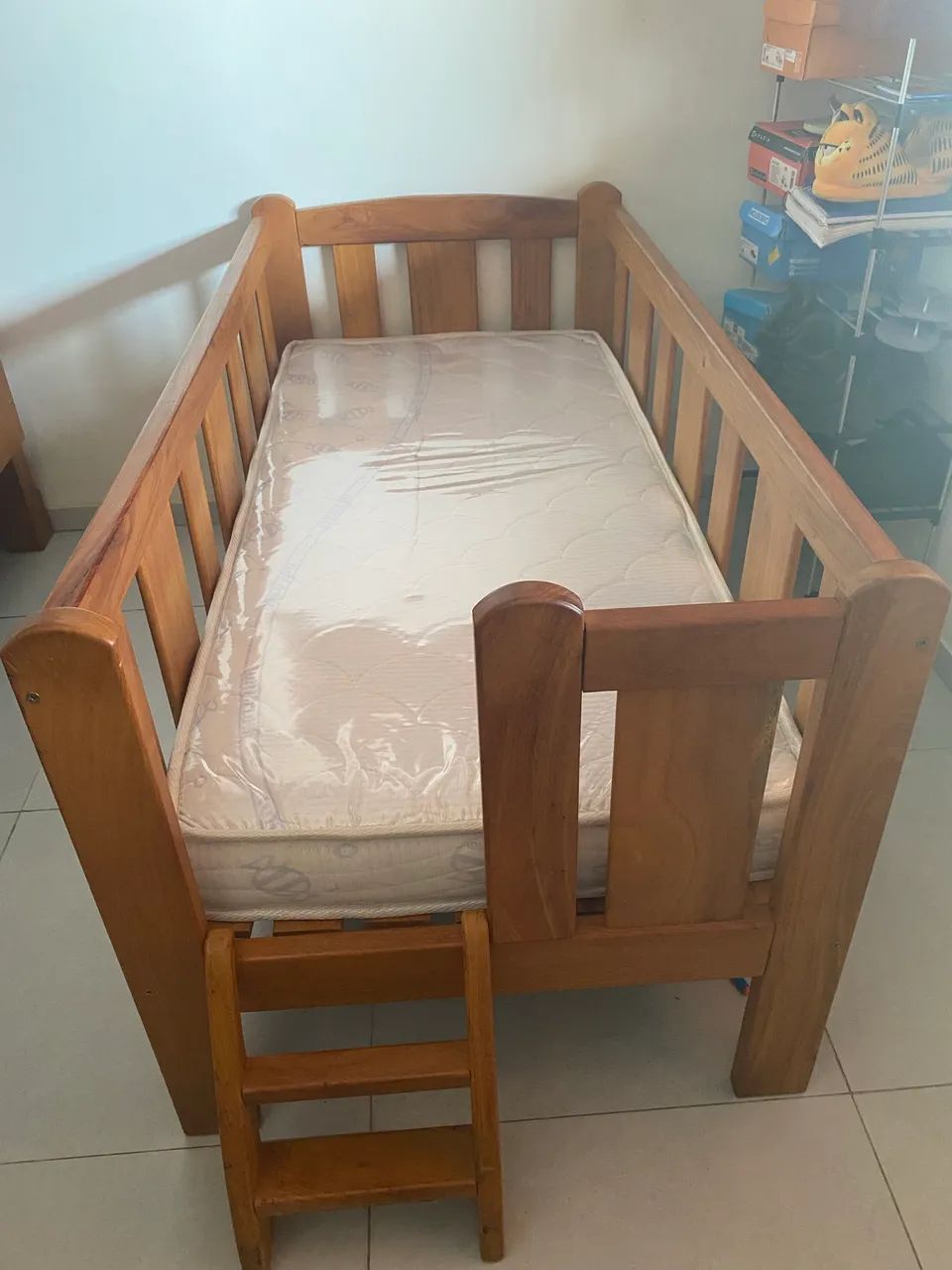 Cama infantil de madeira