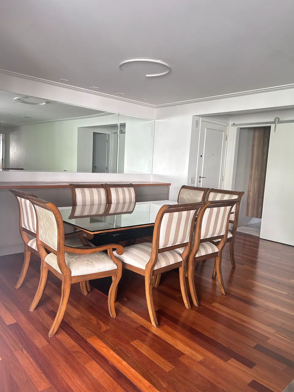 Mesa de jantar com 8 cadeiras  - Foto 4