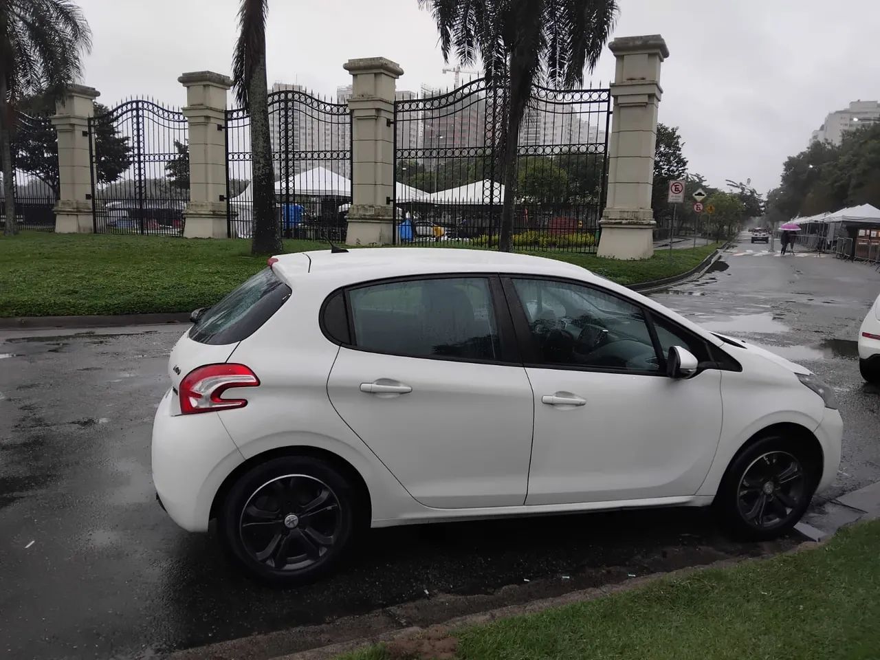 Peugeot 208 208 Active/Active Pack 1.5 Flex 8V 5p 2014