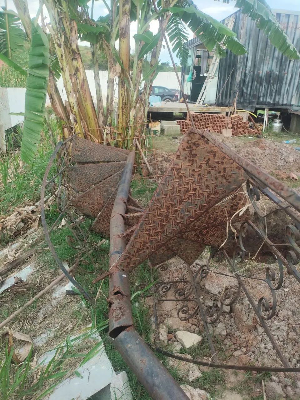 Escada de ferro caracol  - Foto 2