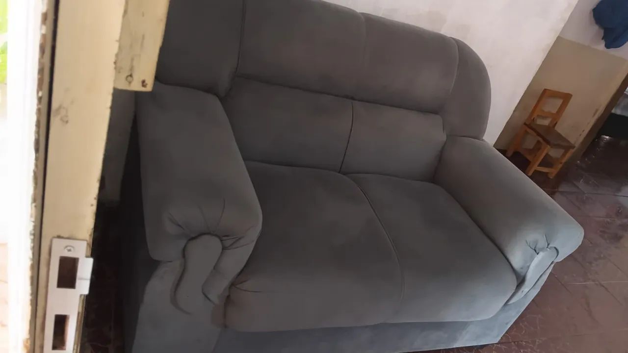 Vendo sofá 2 e 3 lugares - Foto 2