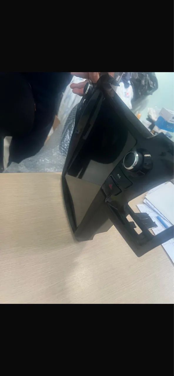 Central multimídia pra Hillux 12 polegadas tesla com moldura - Foto 3