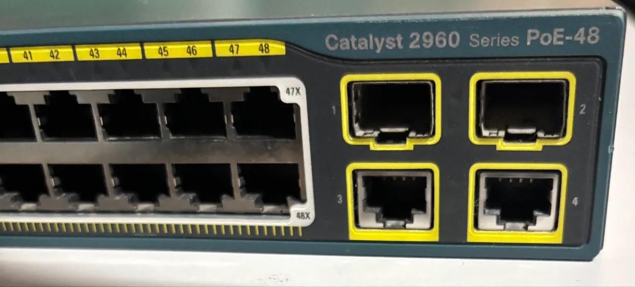 Switch Cisco Catalyst WS-C2960-48PTS-L - Foto 3