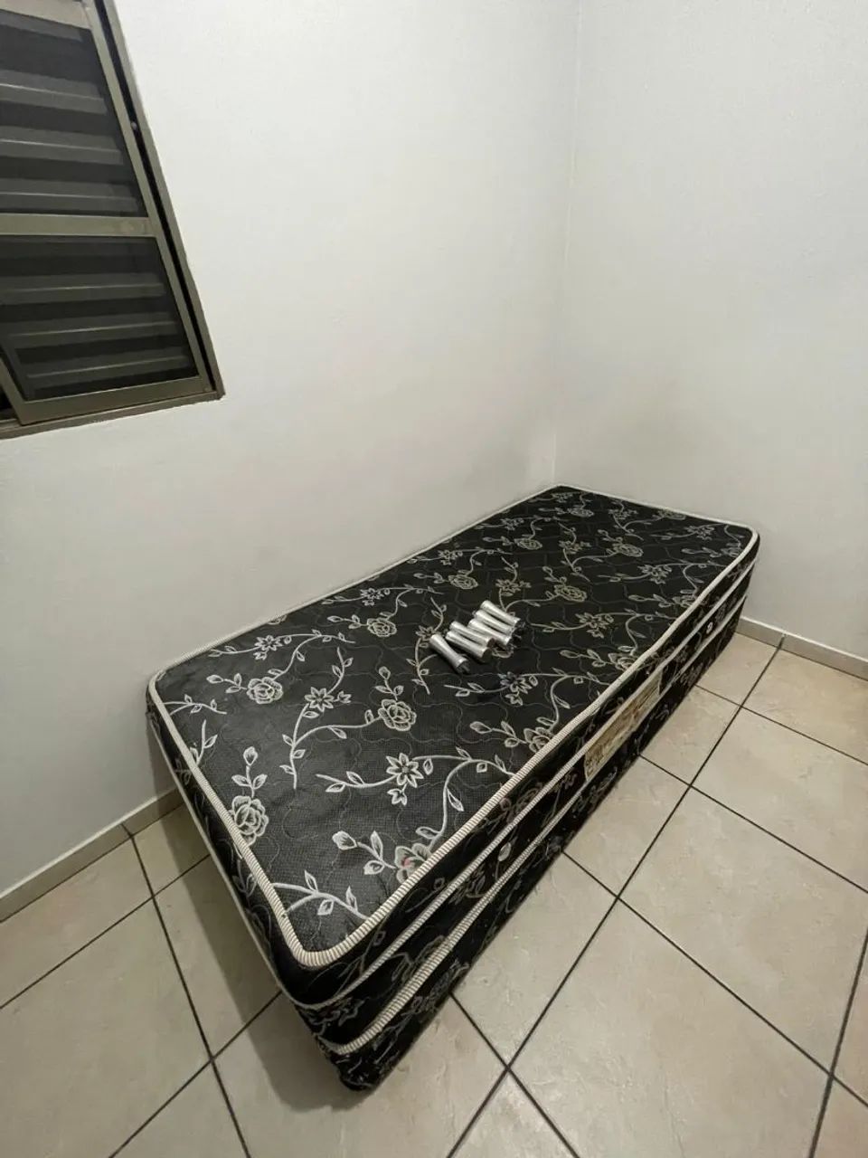 Cama Box de Solteiro Usada - Foto 4