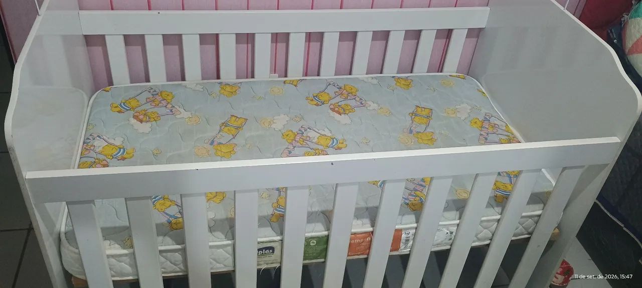 Berço com colchão 