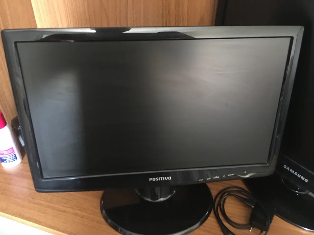 Monitor positivo. W1943CV