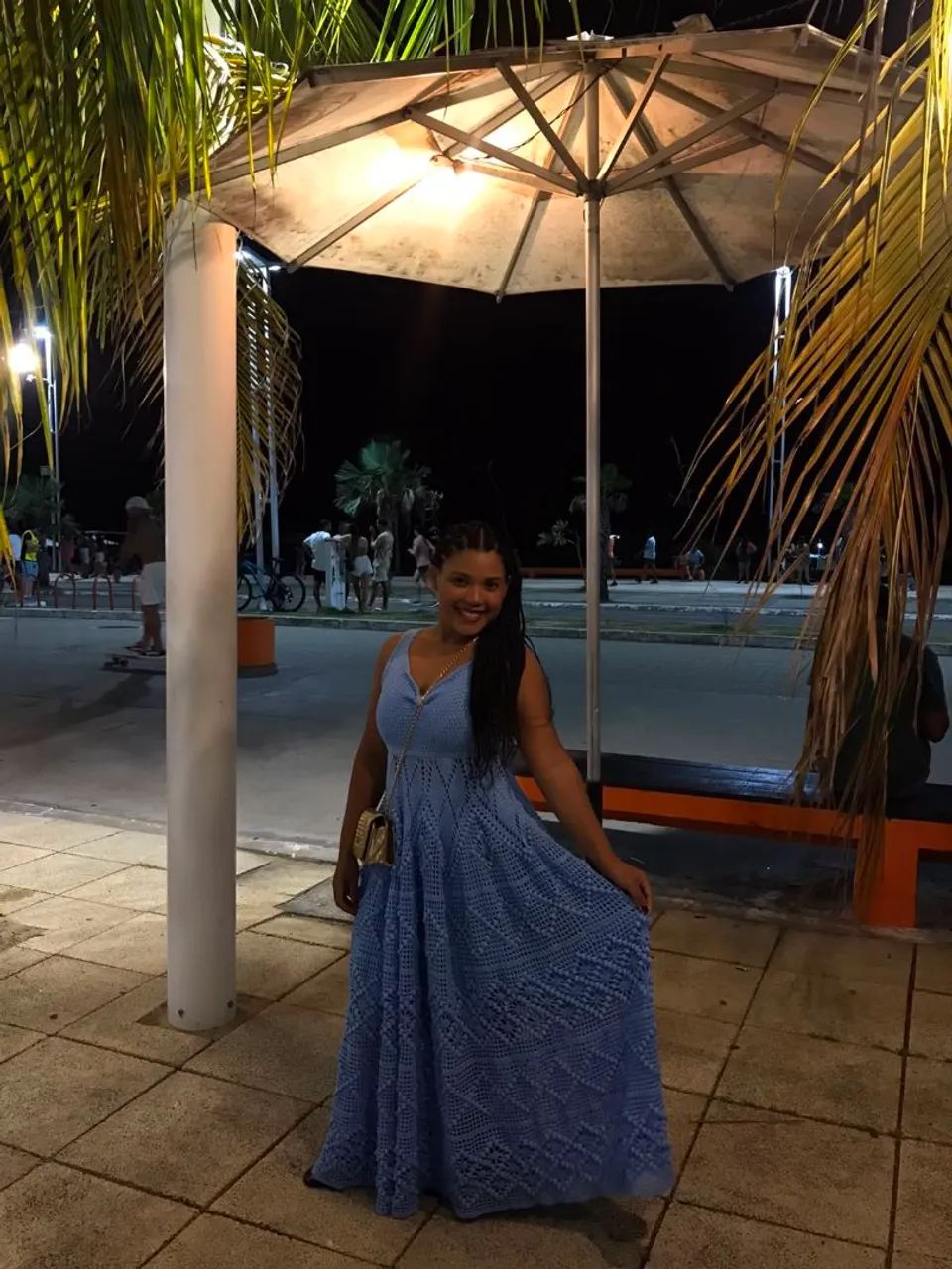 Vestido de crochê feito a mão 