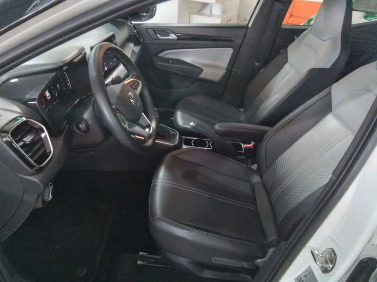 Volkswagen Tera High 1.0 170 TSI Flex 12V 5p Aut, foto 7 de 11