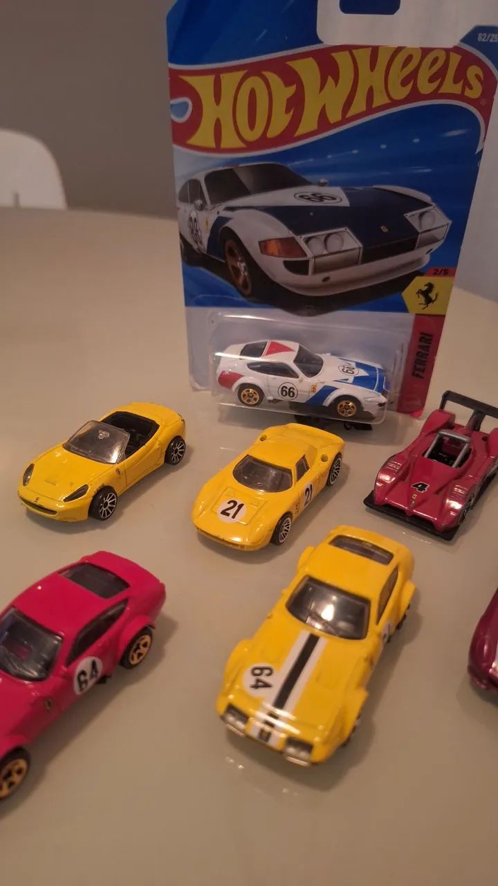 Ferrari hot wheels 1 64 - Foto 3
