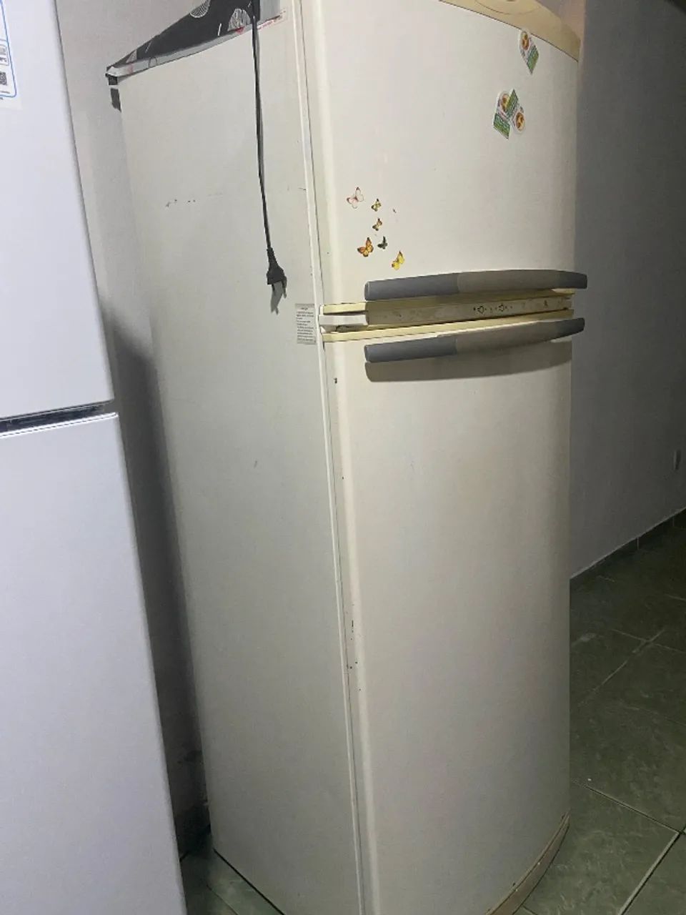 Vendo geladeira com defeito - Foto 2