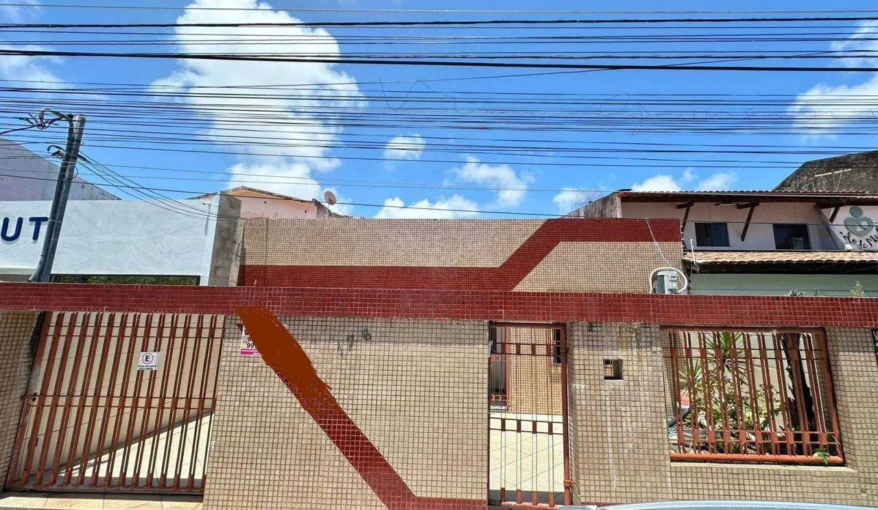 CASA EM RUA PÚBLICA NA 13 DE JULHO [4172] - Foto 2