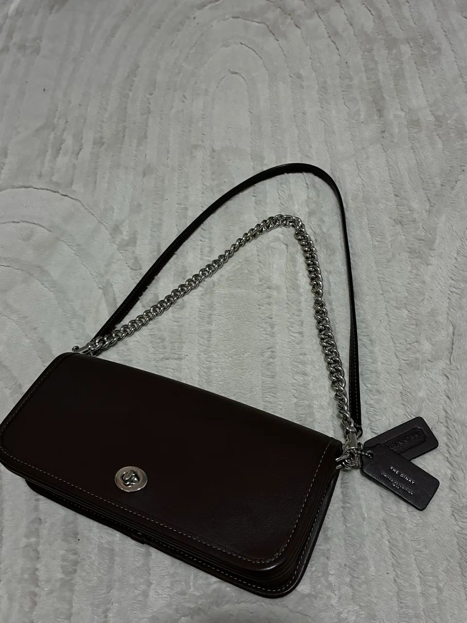 Bolsa Coach - Dinky 26 (com corrente) - Foto 3