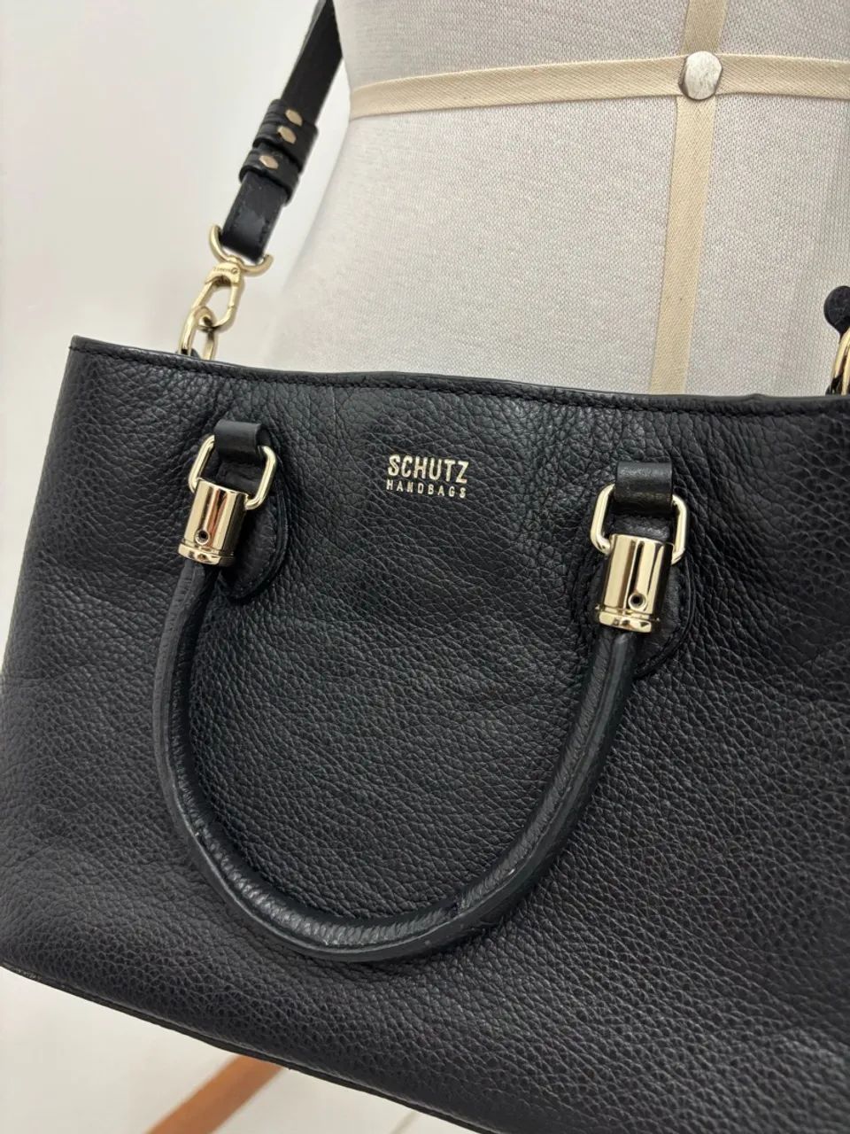 Bolsa Schutz original novíssima  - Foto 2