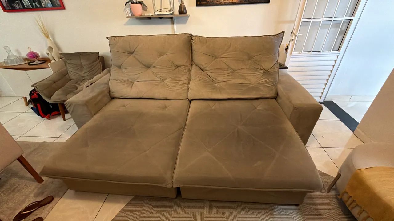 Vendê-se um sofá retrátil 2,50m - Foto 2