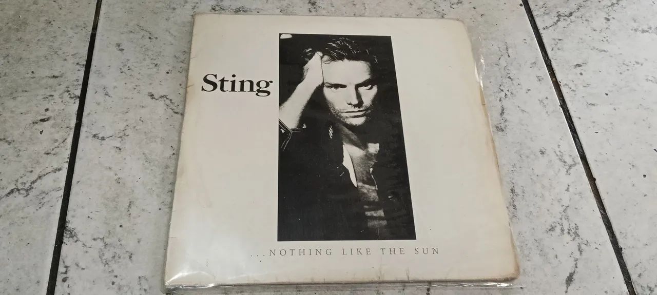 VENDO DISCO DE VINIL STING NOTHINH LIKE THE SUN