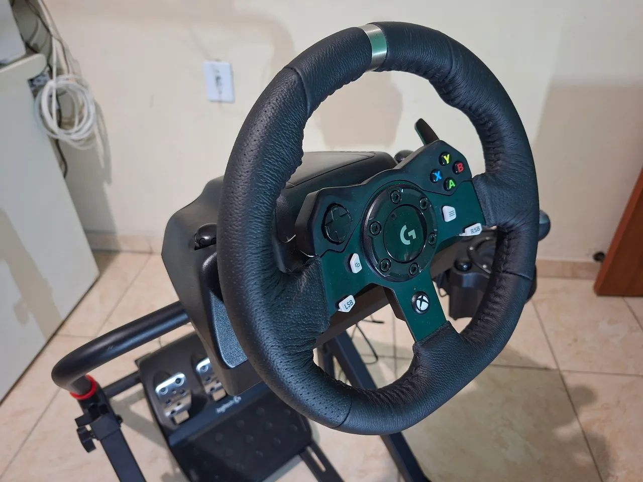 Kit volante Logitech G920 com câmbio e suporte (cockpit) - Foto 5