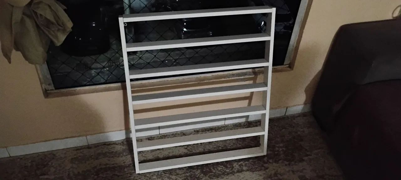 Expositor de Esmalte. Material MDF. 
