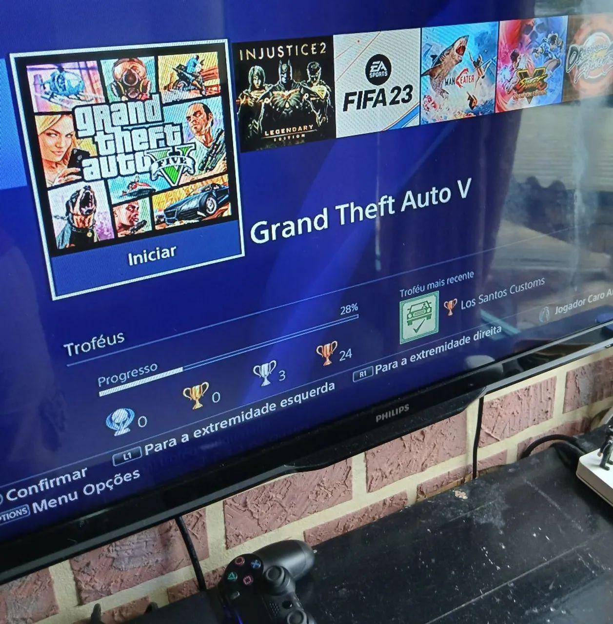 PS4 C/ TRÊS CONTROLE - Foto 2