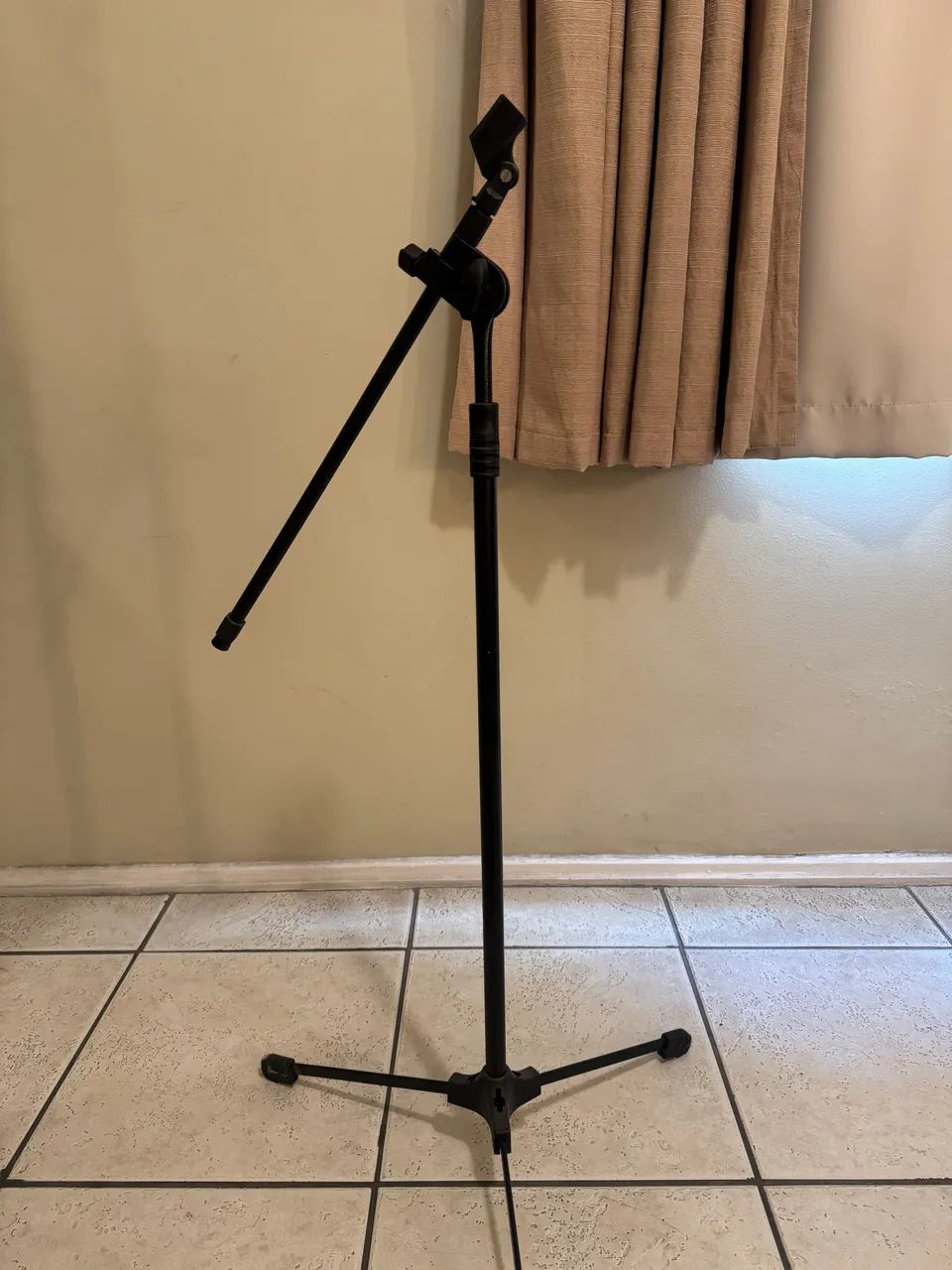 Pedestal Tripé para Microfone