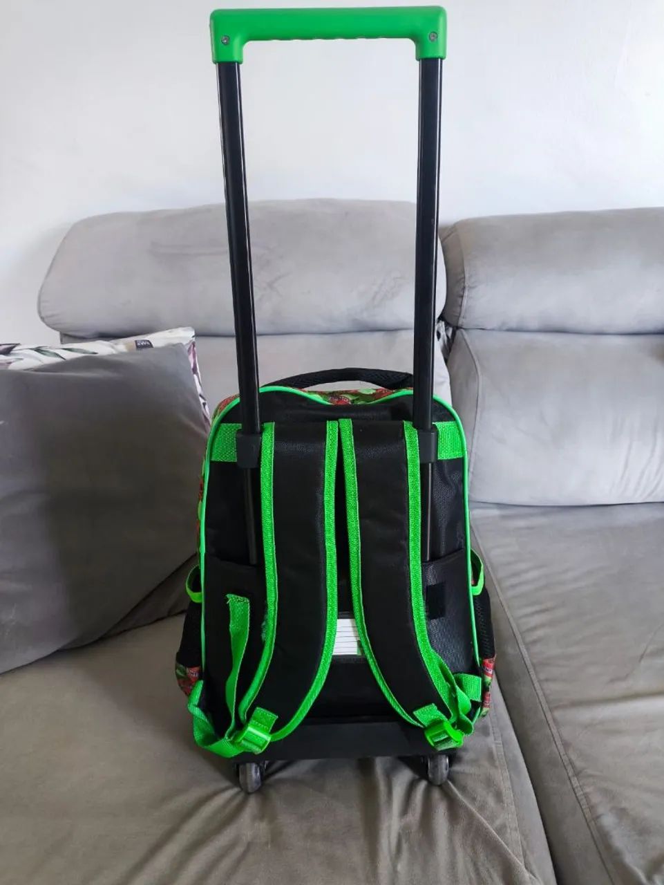 Vendo mochila e lancheira do Minecraft em ótimo estado - Foto 3