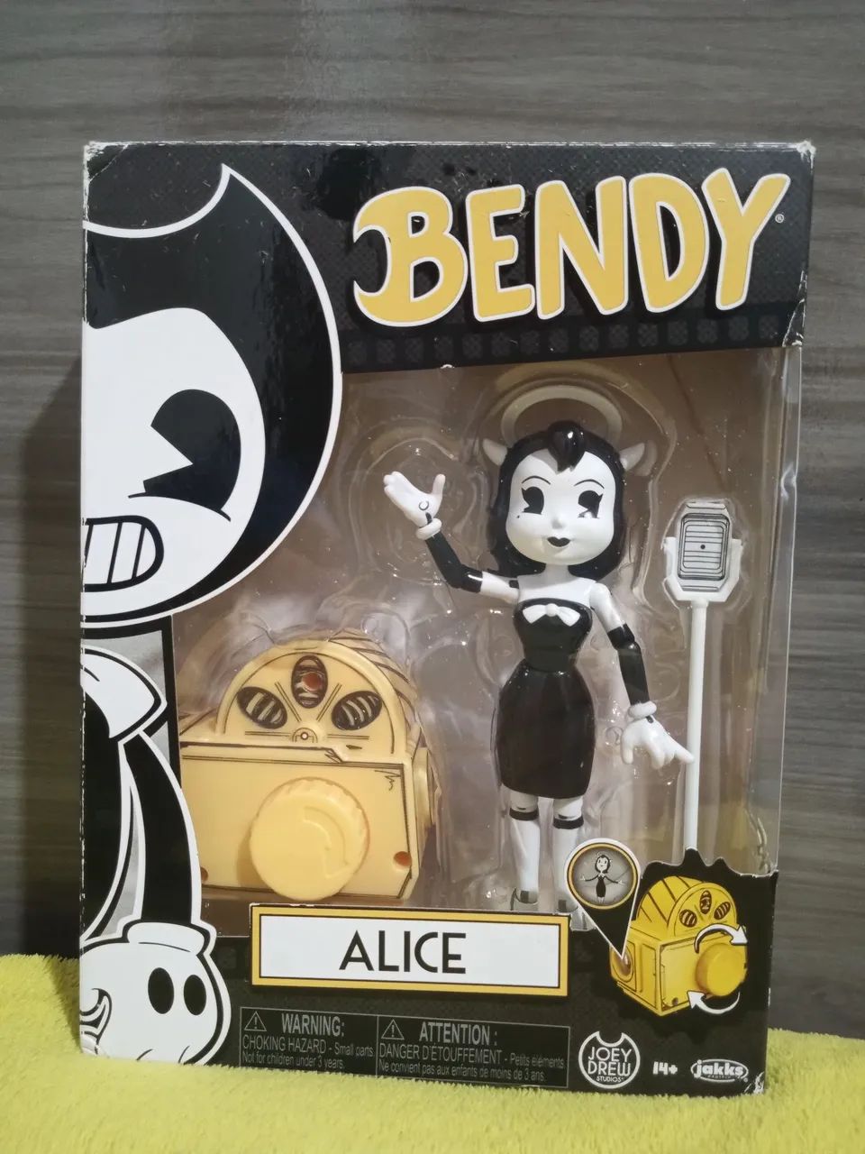 Boneca Alice do jogo Bendy and the Ink Machine