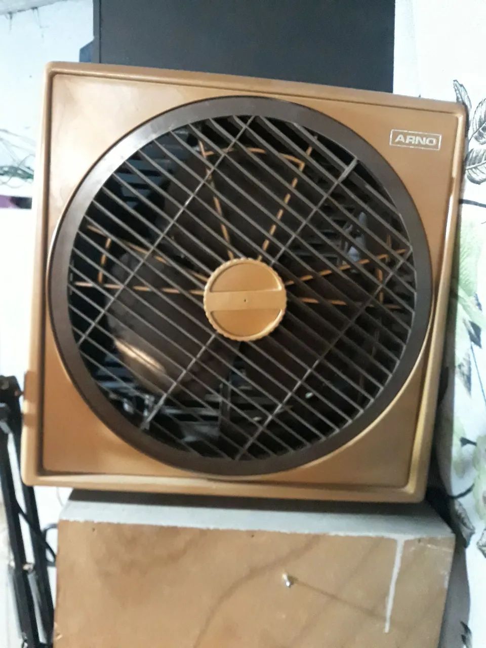 Ventilador Arno antigo funciona  perfeitamente 