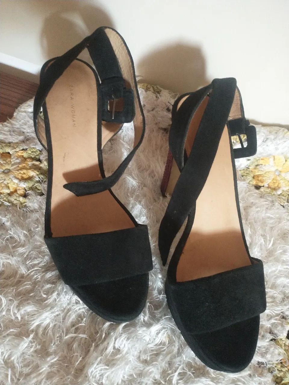 Sandália Zara n37 semi nova