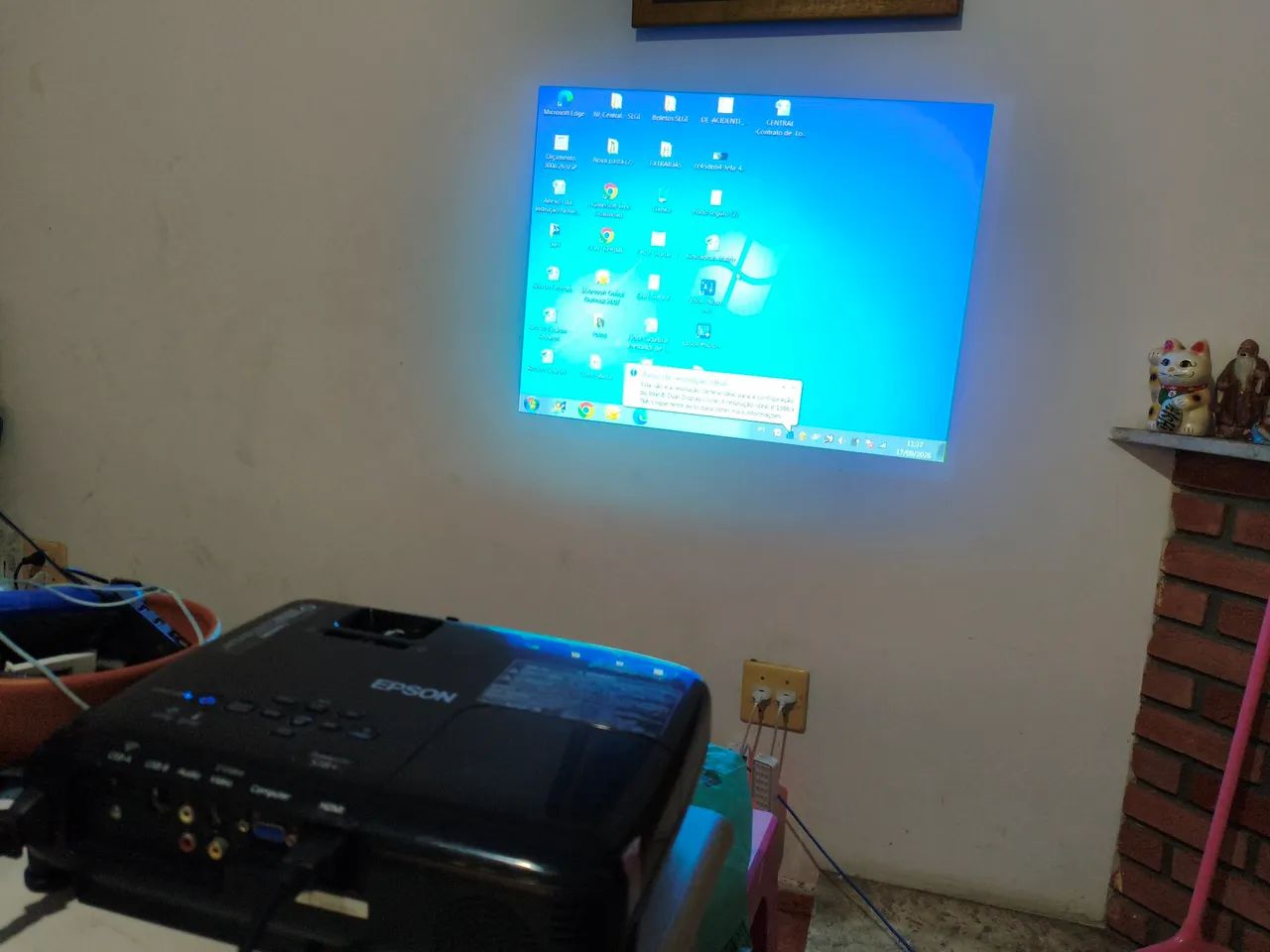 Projetor Multimídia Espon S18+ - Usado, revisado e com garantia de 90 dias - Foto 2