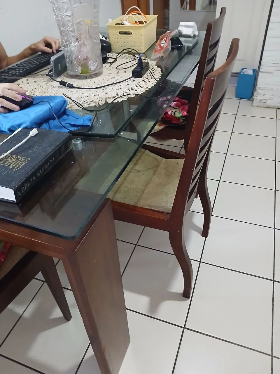 Mesa de vidro com 4 cadeiras  - Foto 5