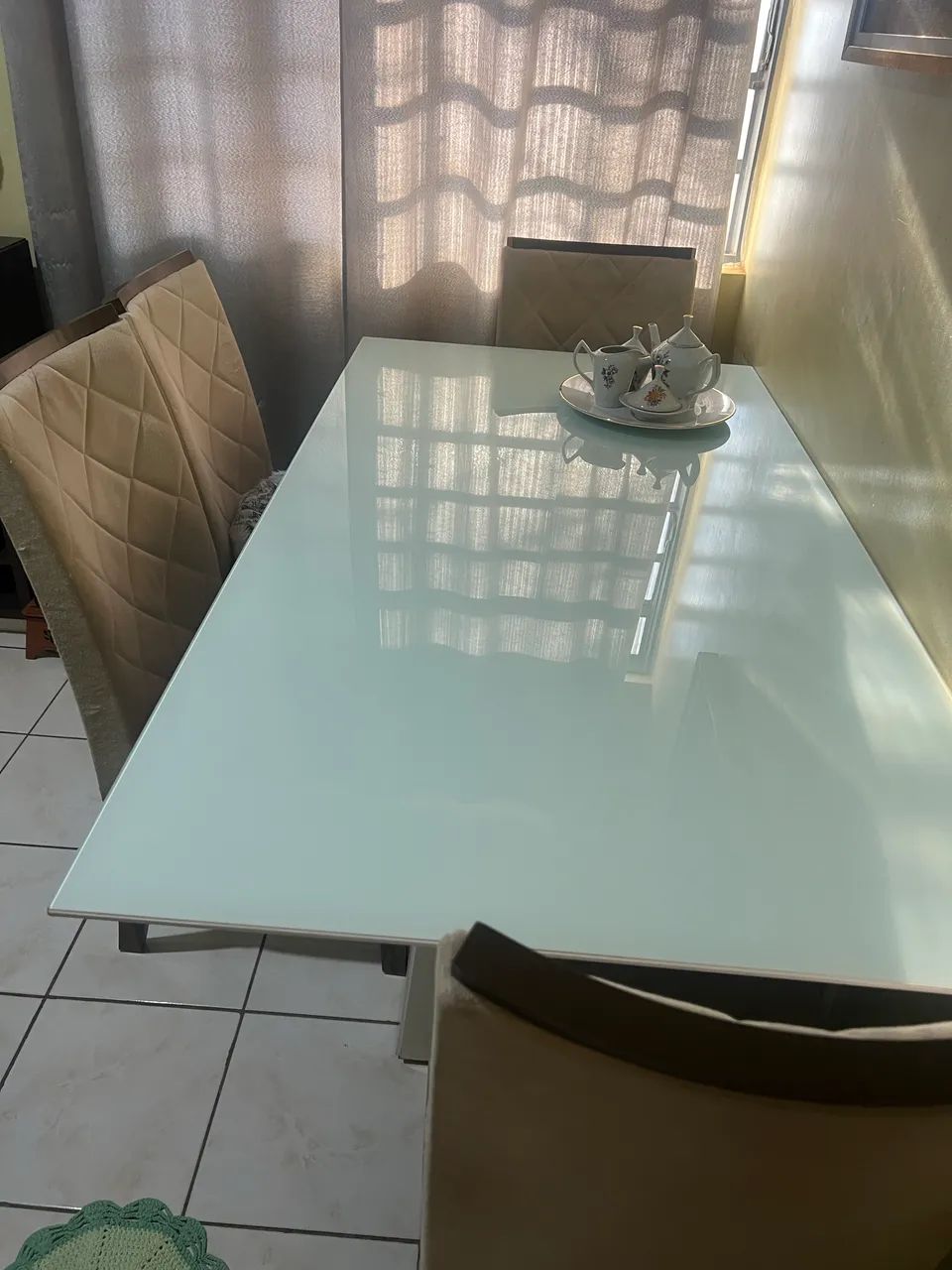 Mesa de jantar com espaço para 6 lugares - Foto 2