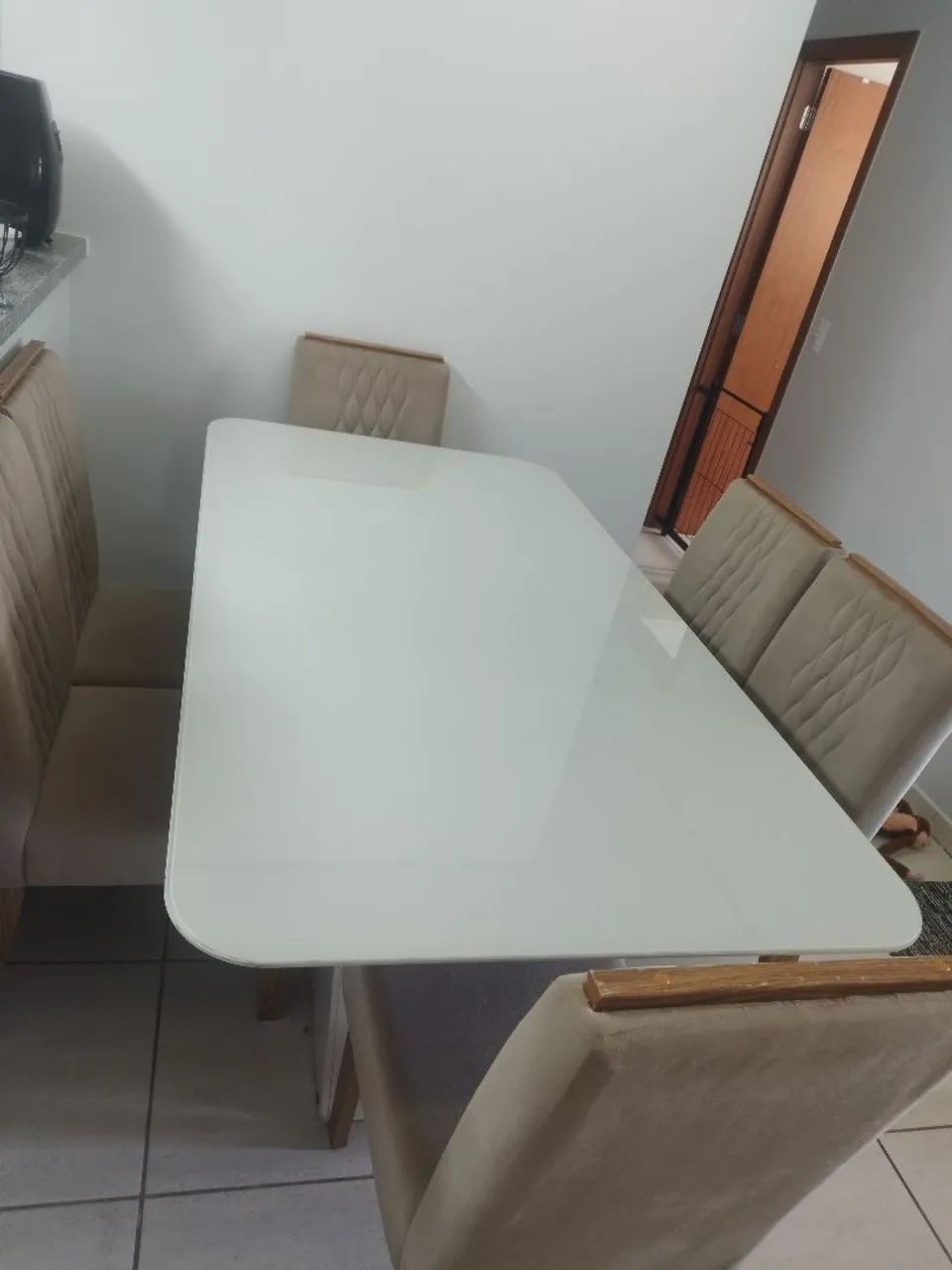 Mesa 6 lugares MDF tampo vidro/Laca e cadeiras - Foto 3