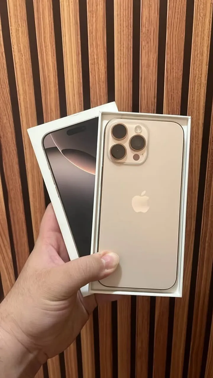 Iphone 15 pro max 256gb NOVO - Celulares e Smartphones - Centro