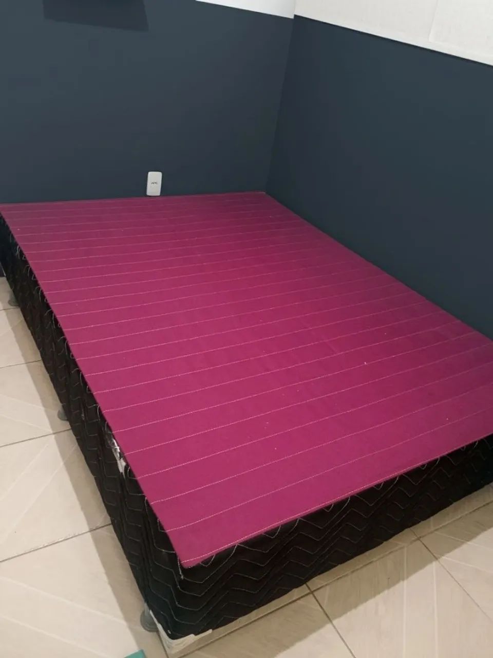 Base de Cama Box de Casal (Usada, Excelente Estado!)