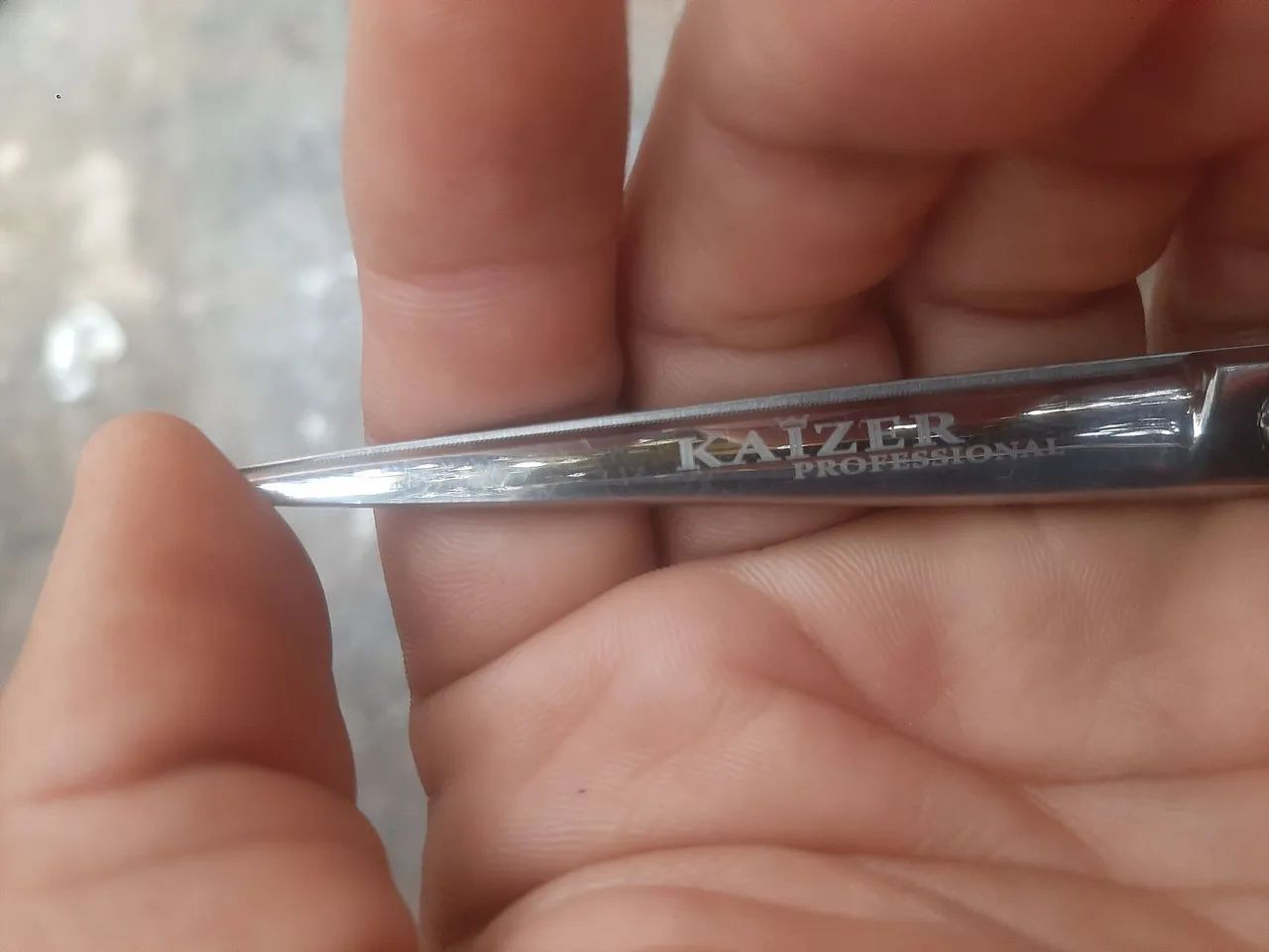 Tesoura de barbeiro profissional  - Foto 2