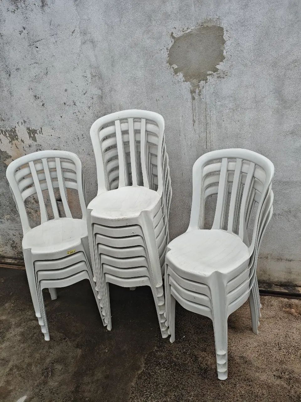 Cadeiras Plásticas - Modelo Bistrô