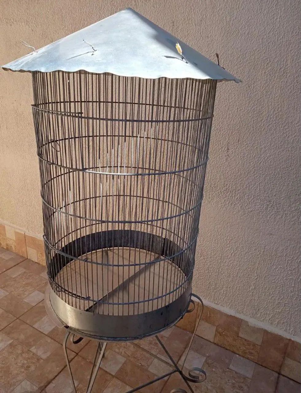 Vendo gaiola grande bem reforçada 